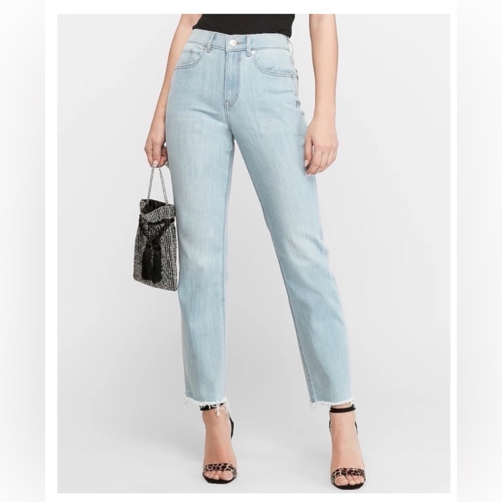 Lee- Light Wash High Waisted Straight Jeans with Raw Hem Size 12 Everyday Casual